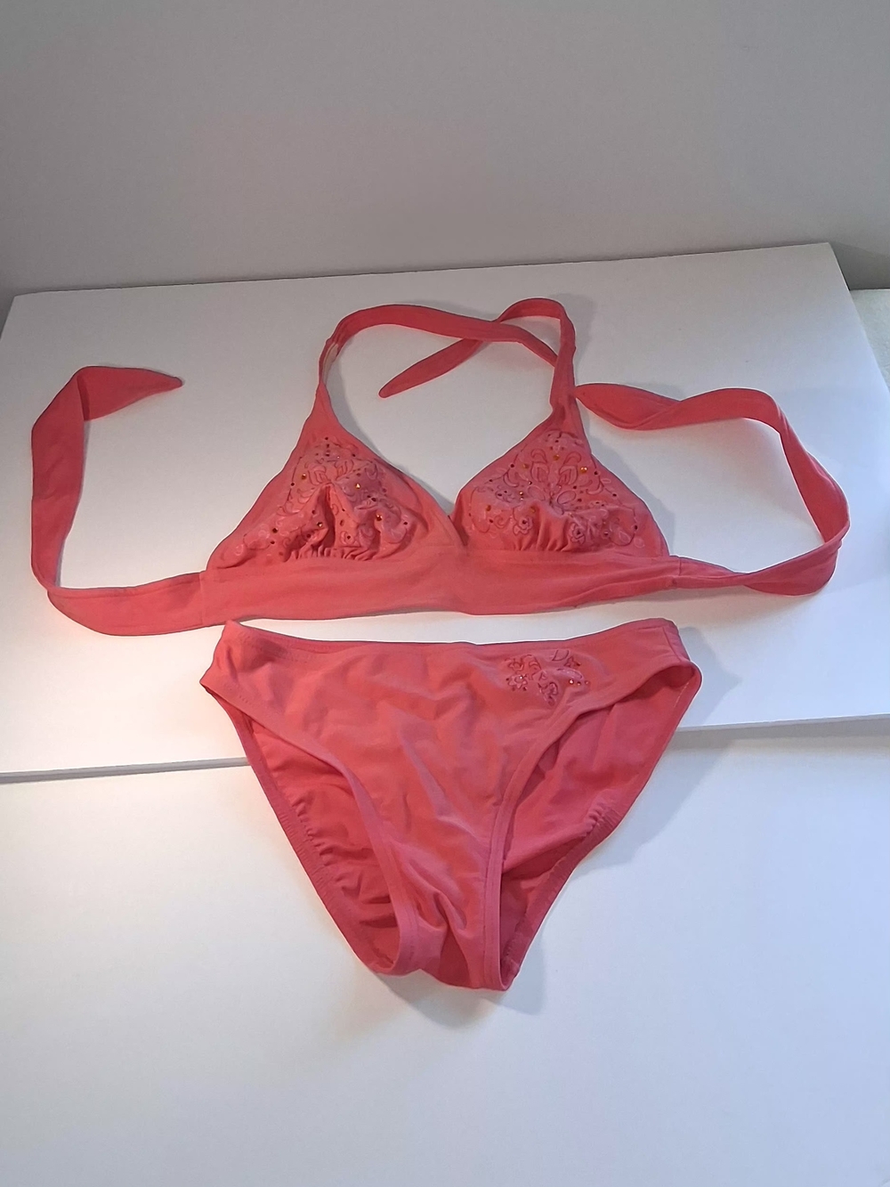 OCEAN DREAM Women’s Coral Pink Embroidered Bikini-Halter Top, Brief Bottom Sz 6